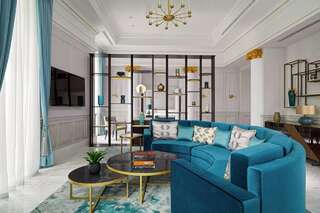 Отель Tbilisi Marriott Hotel Тбилиси Junior Suite, Executive lounge access, 1 King, Sofa bed-2